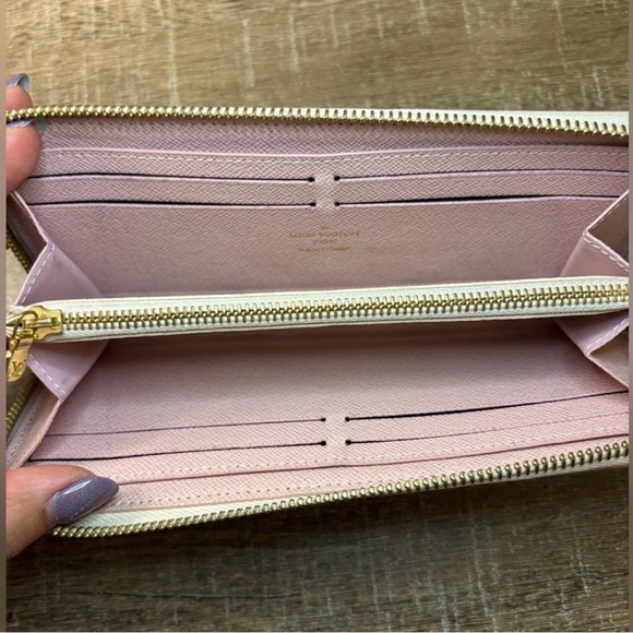 Louis Vuitton Clemence Damier Azur Wallet (Rose Ballerine Pink Interior) - Picture 4 of 8
